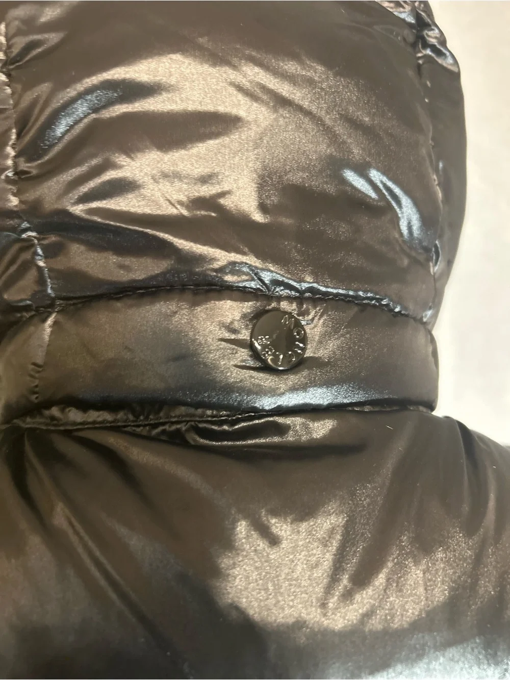 Moncler Bormes Authentic Shiny Black Puffer Hooded Vest | Size: 2